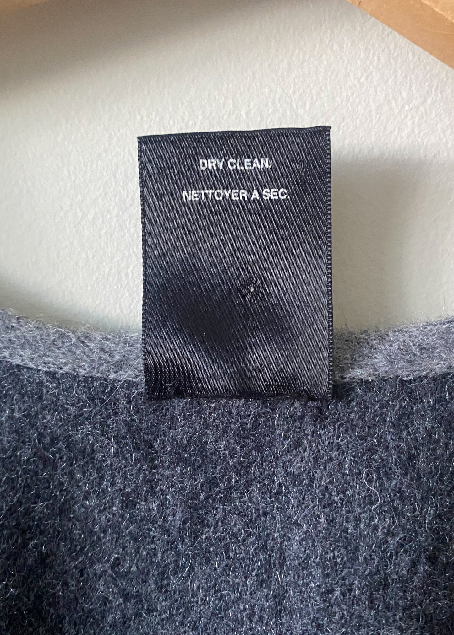 Sask Fifth Avenue Merino Wool Shawl (OS)