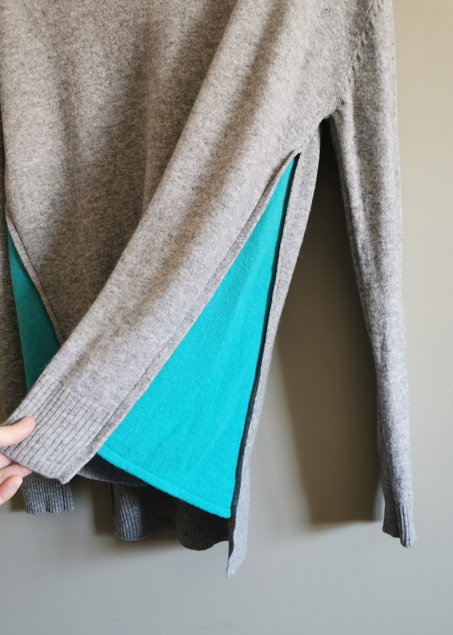 Olivia & Grace Cashmere Sweater (L)