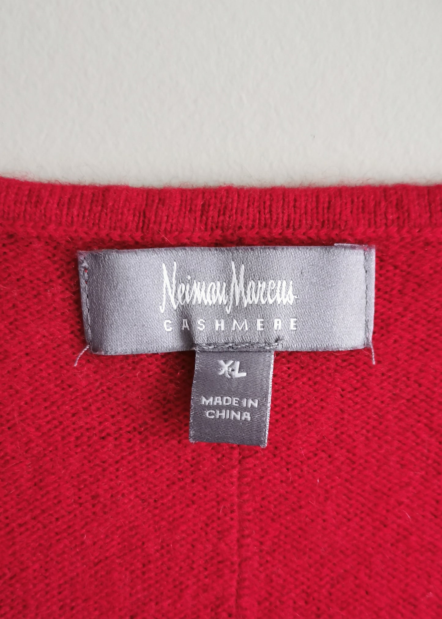 Neiman Marcus Cashmere Sweater (XL)*