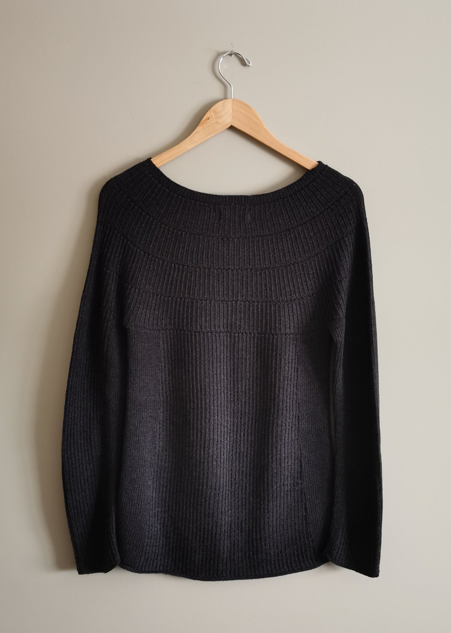 Erdaine Merino Wool Sweater (M)
