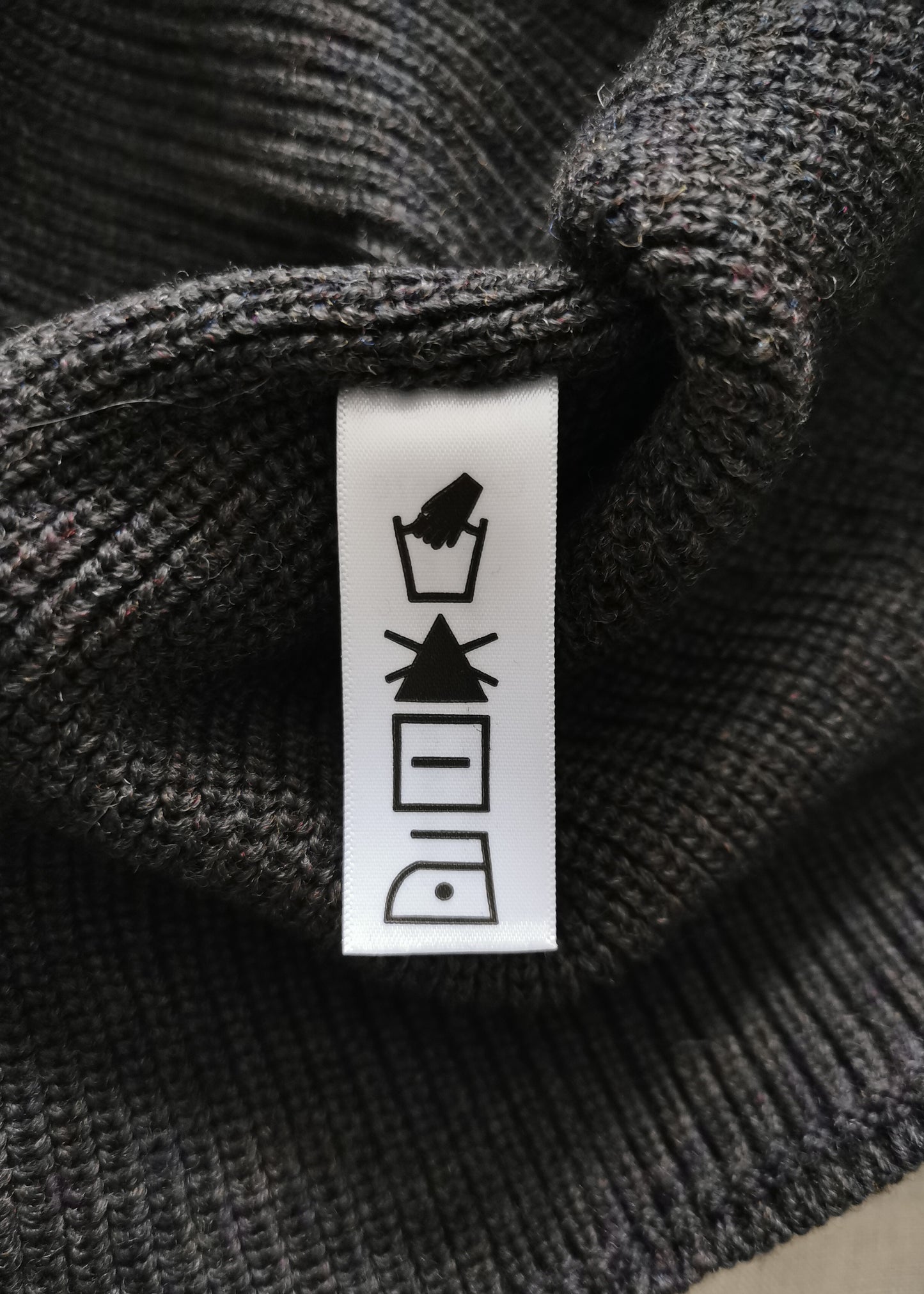 Erdaine Merino Wool Sweater (M)