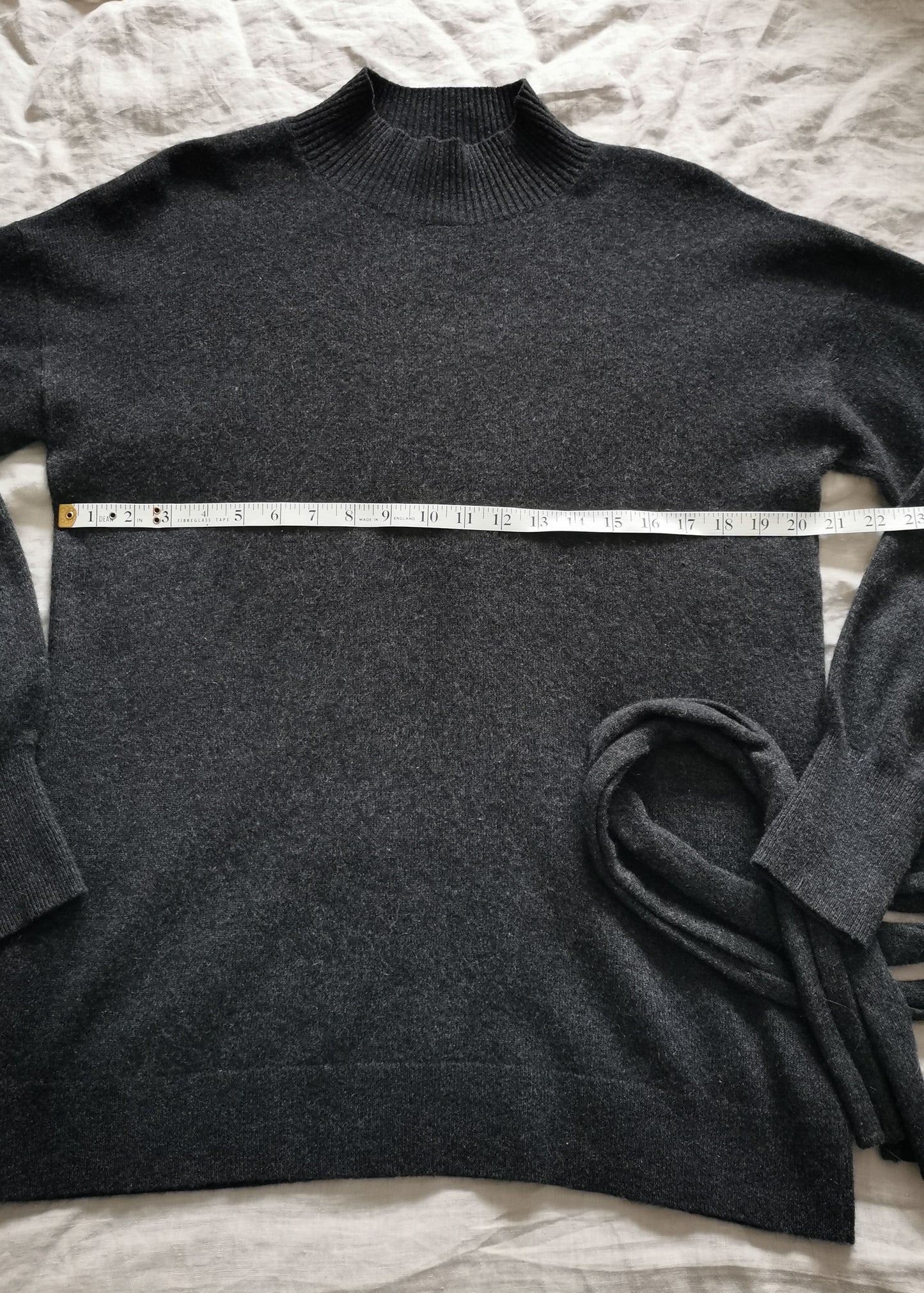 Club Monaco Cashmere Sweater (M)