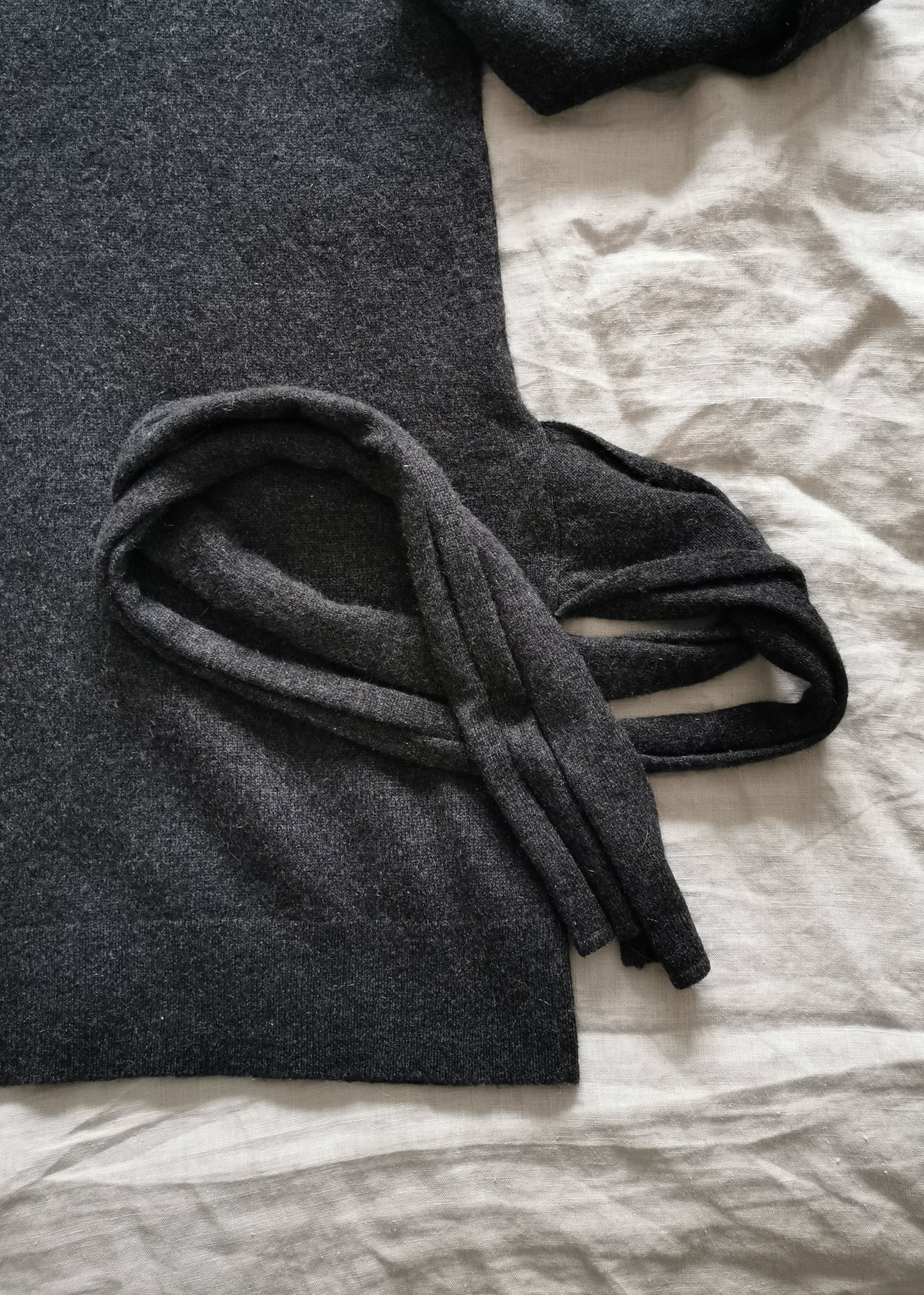 Club Monaco Cashmere Sweater (M)