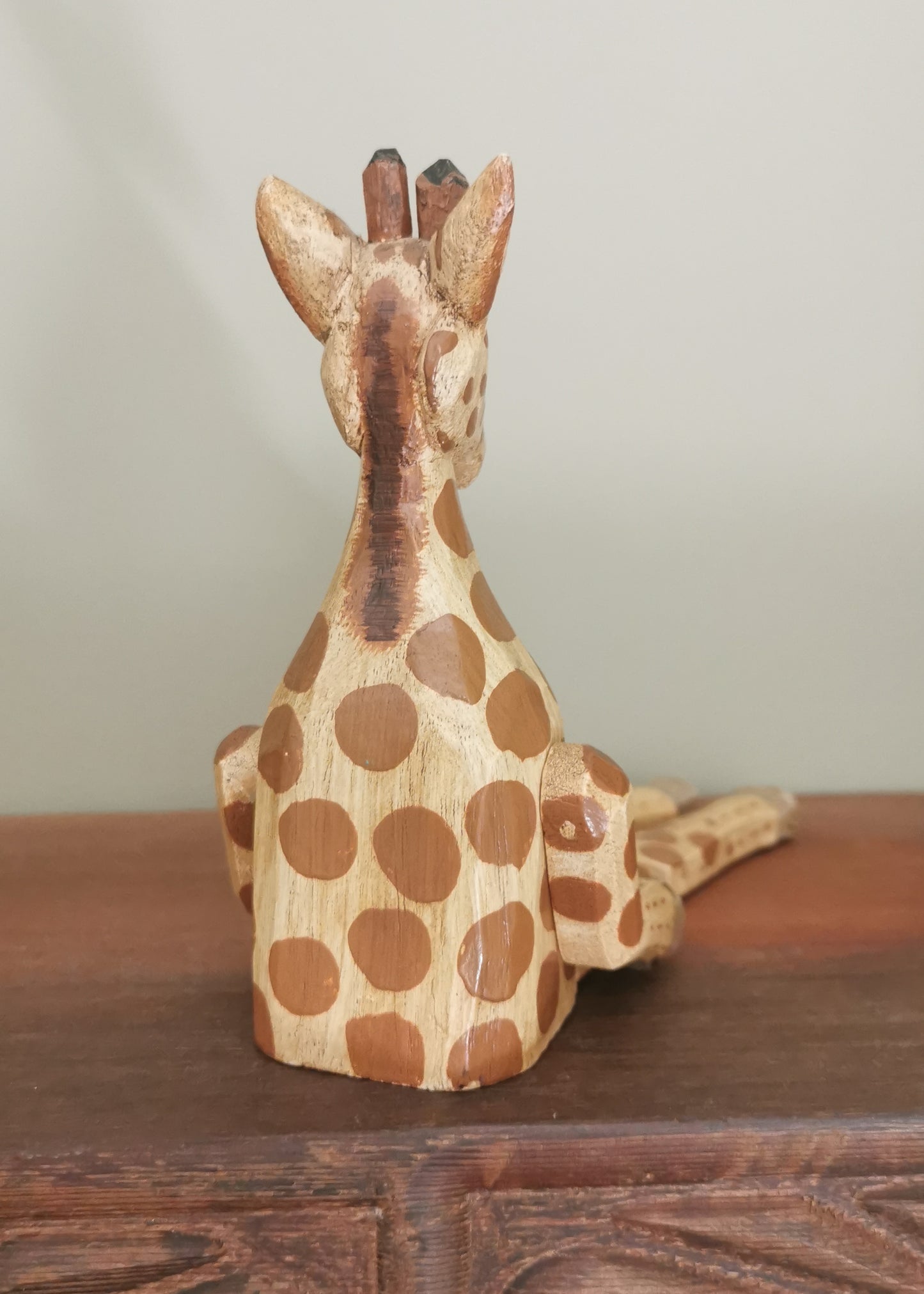 Wood Giraffe Shelf Sitter
