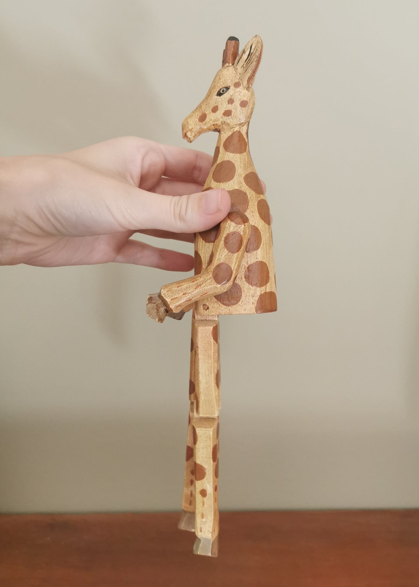 Wood Giraffe Shelf Sitter