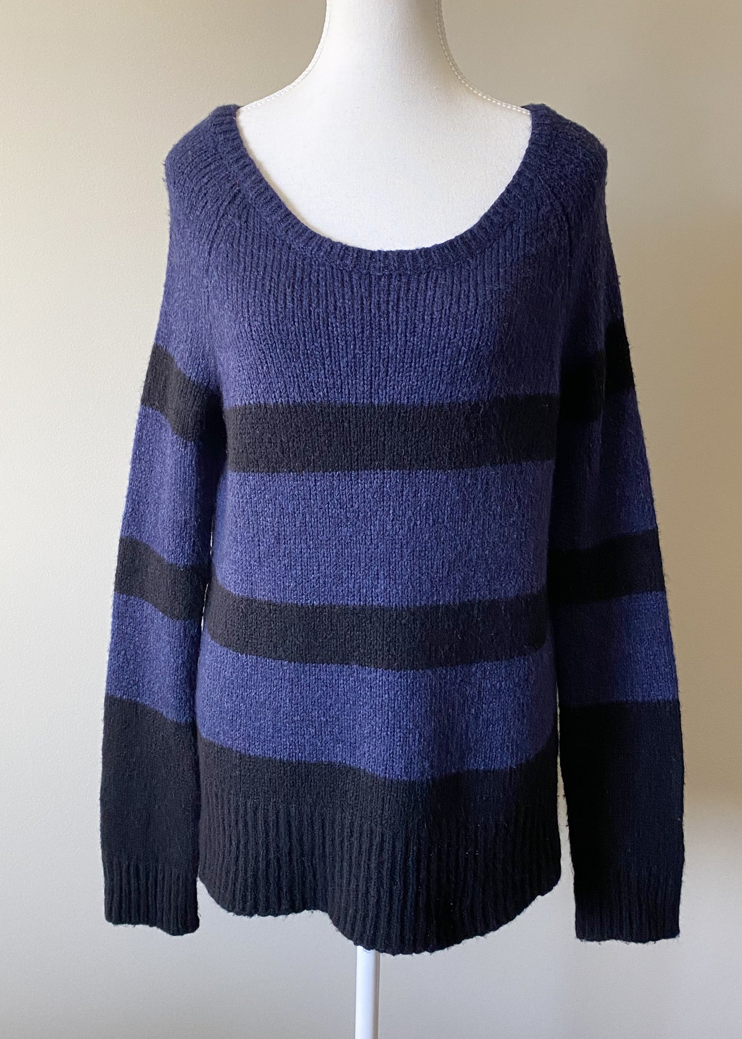 Vince Wool & Silk & Cashmere Sweater (M)