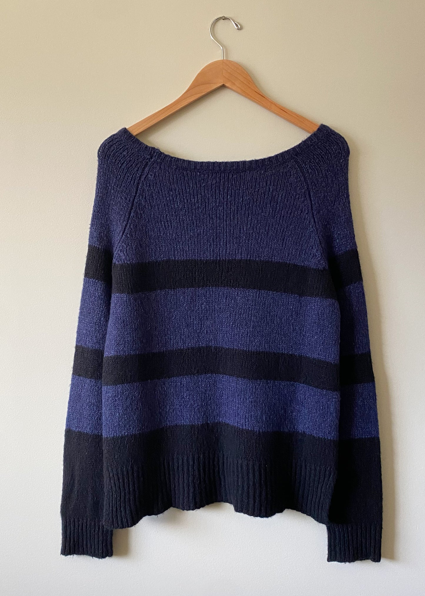 Vince Wool & Silk & Cashmere Sweater (M)