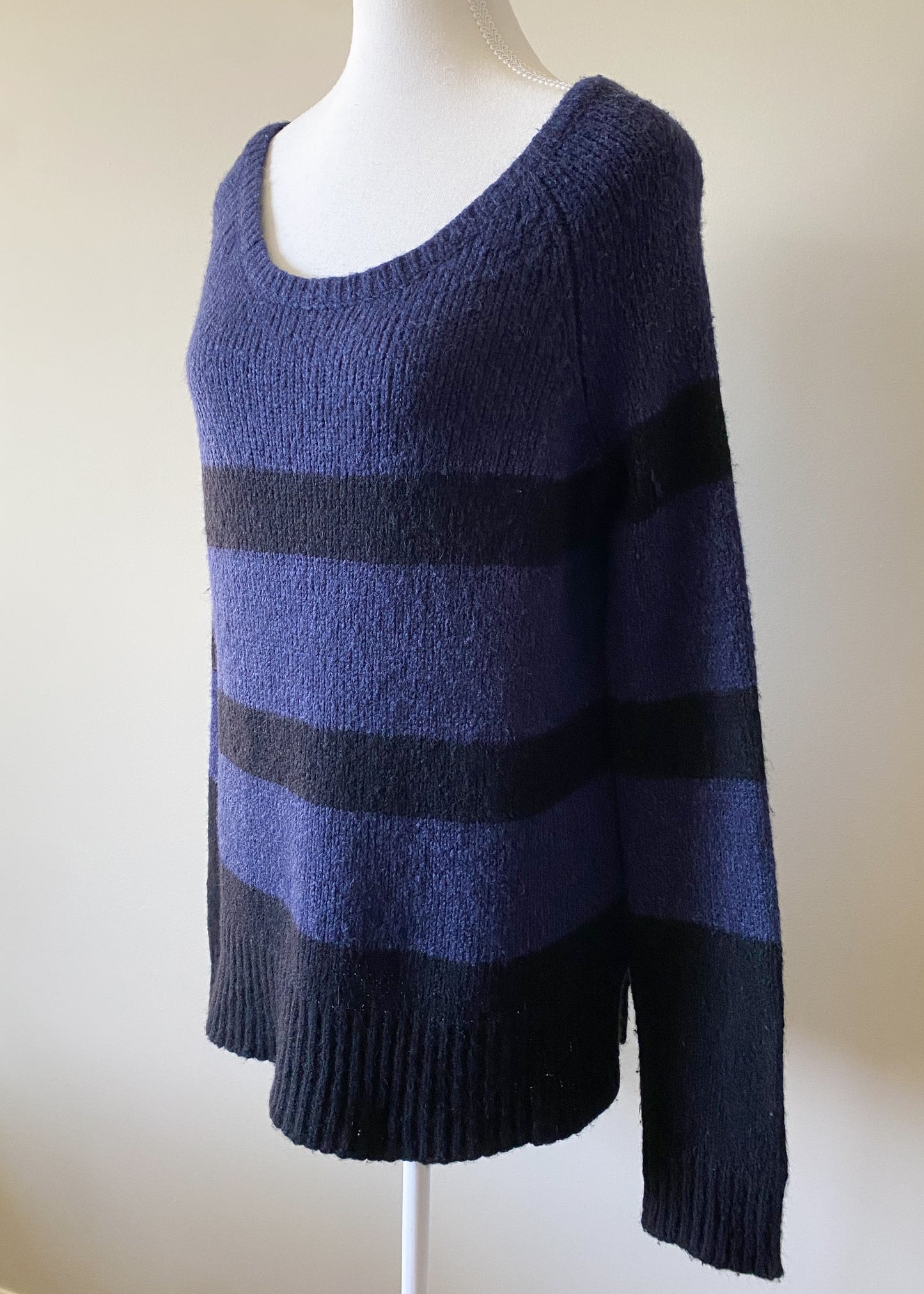 Vince Wool & Silk & Cashmere Sweater (M)