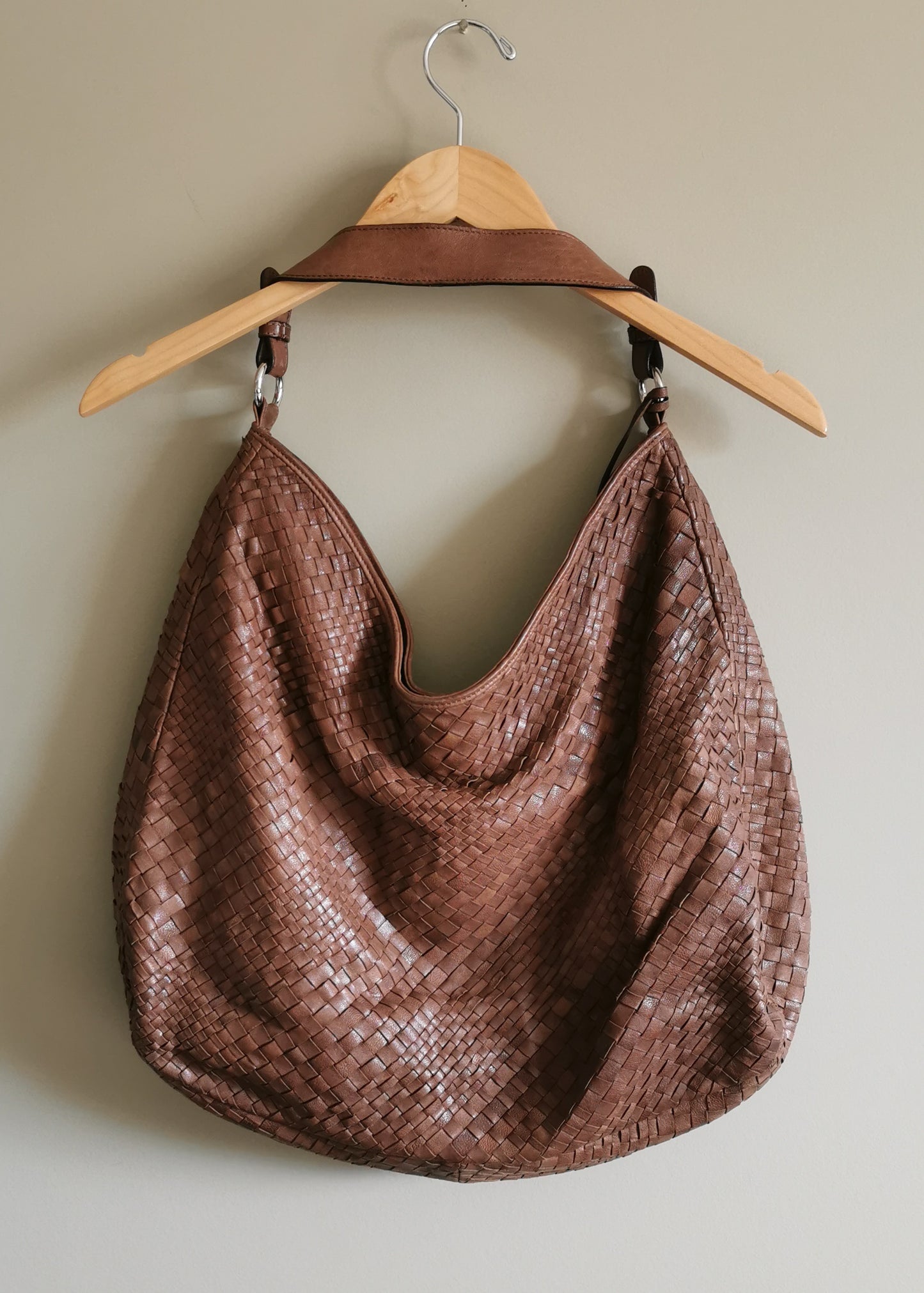 Abro Leather Slouchy Shoulder Bag