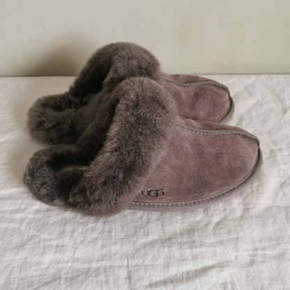 UGG "Scuffette ll" Slipper (6)