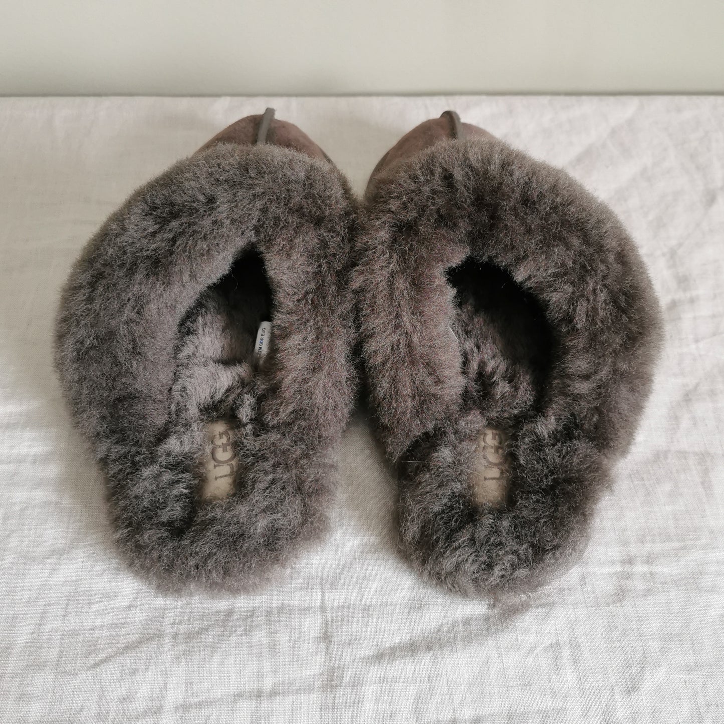 UGG "Scuffette ll" Slipper (6)