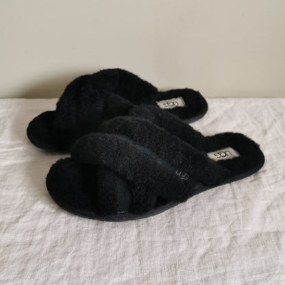 UGG "Scuffita" Slippers (6)