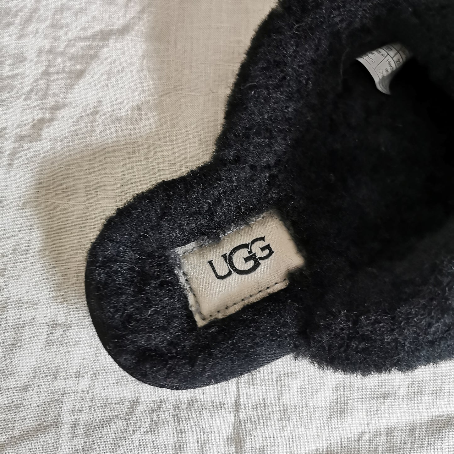 UGG "Scuffita" Slippers (6)