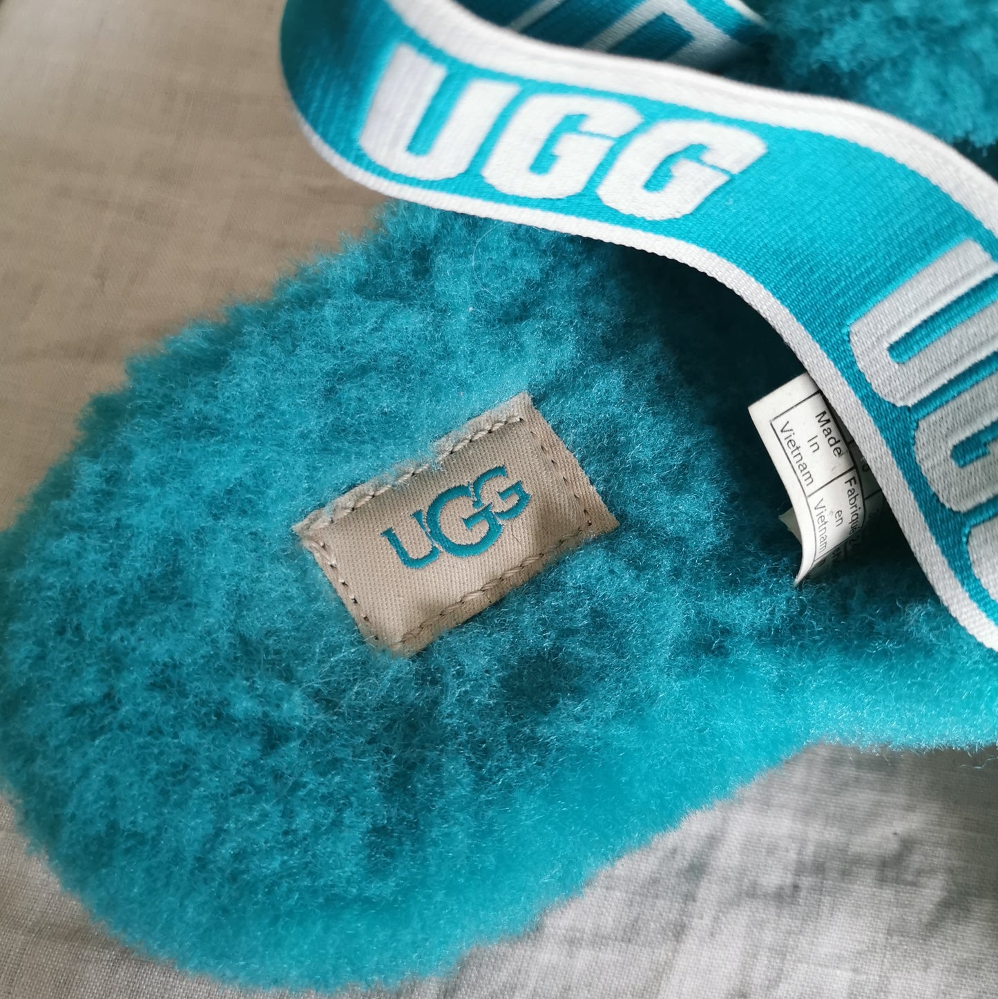 UGG "Oh Yeah Slide" (7)