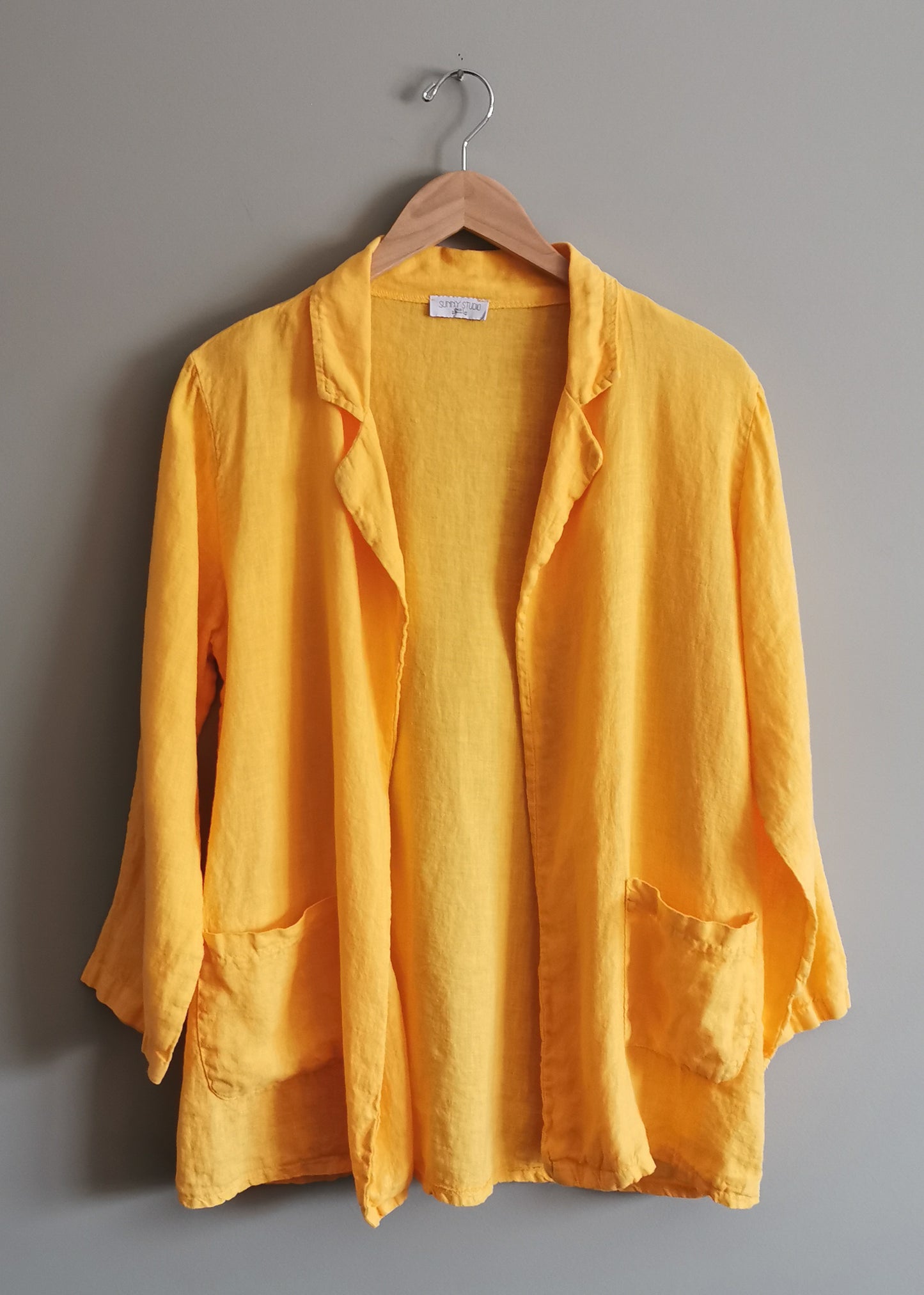 Sunny Studio Paris Linen Blazer (S/M)