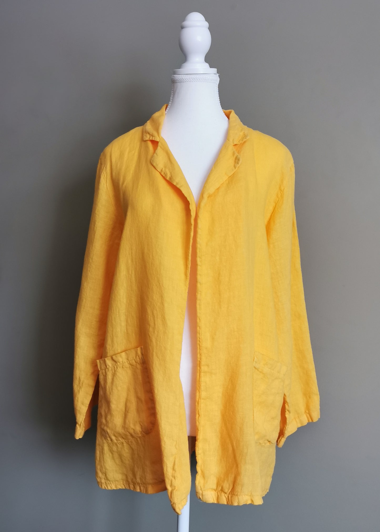 Sunny Studio Paris Linen Blazer (S/M)